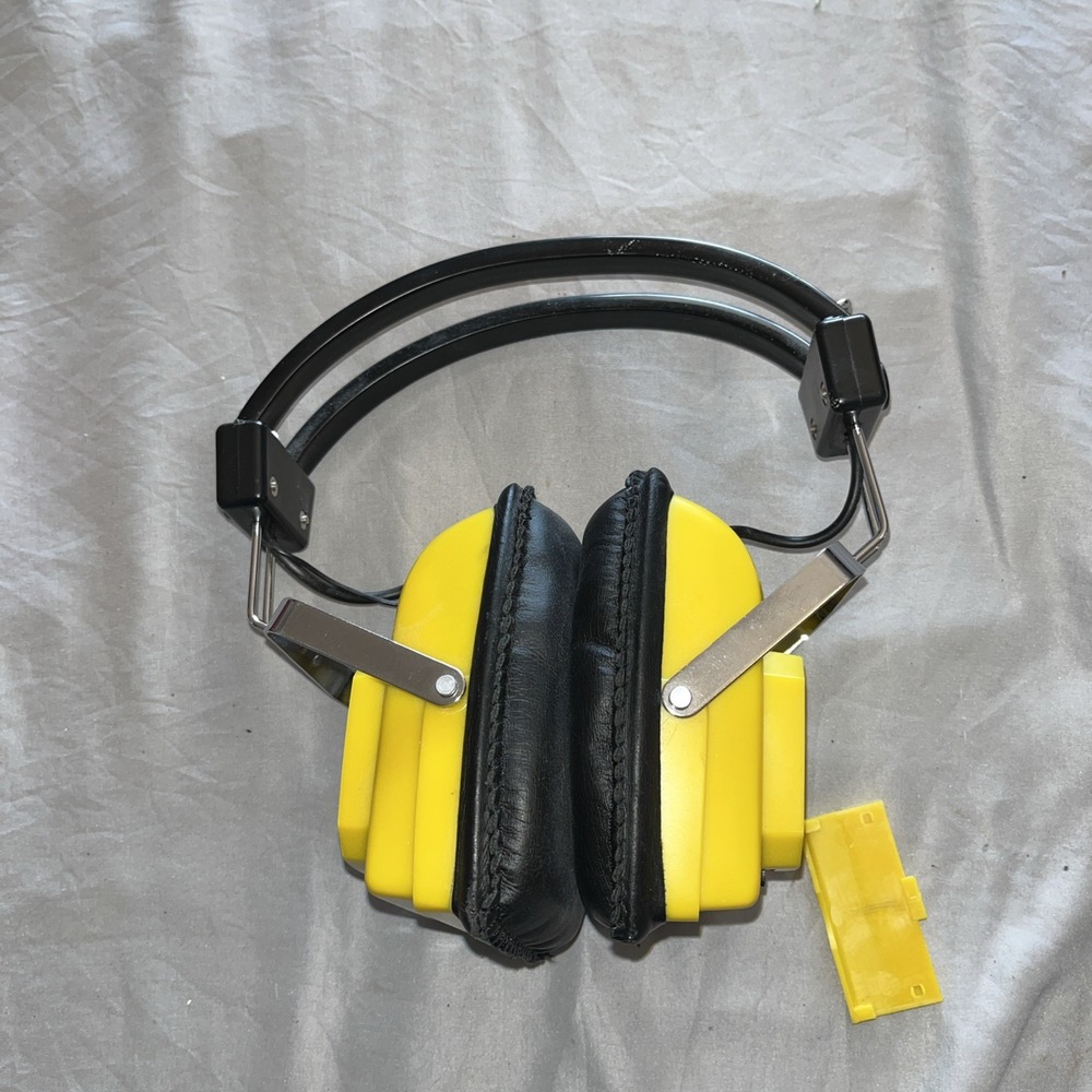 Headphone Radio AM/FM Deluxe Jasco Model 212XL  1970s Tested